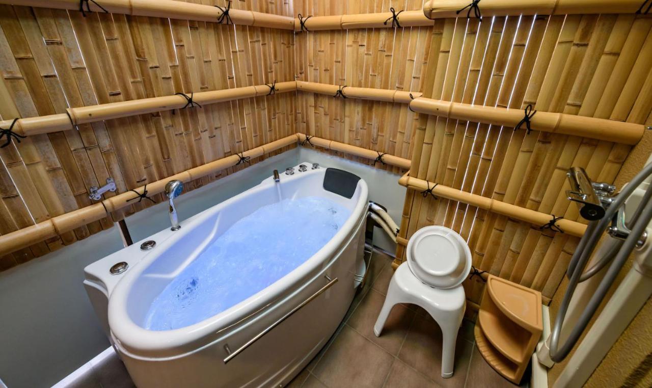 Strata Hotel نارَ المظهر الخارجي الصورة